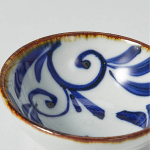 “Shohogama” Somekarakusa Sakazuki Cup, upward angled close view